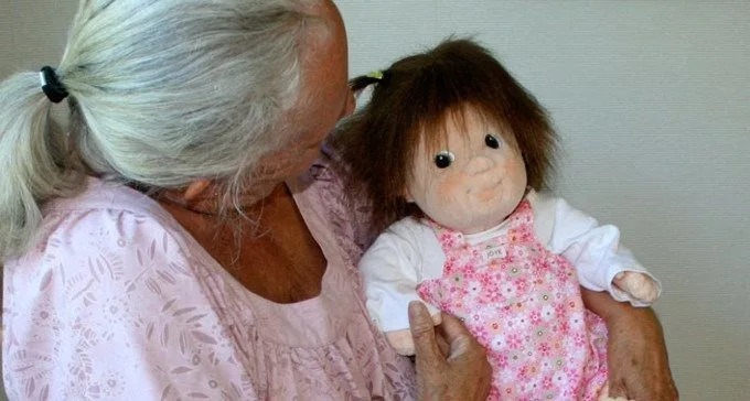 Terapia della bambola Doll Therapy: un aiuto alla persona con demenza
