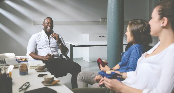 Parlare del più e del meno. Perché è così faticoso se sei introverso?