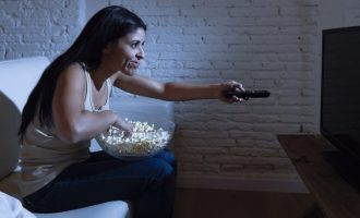 Telefilm addicted e binge watching: vera e propria dipendenza o un fenomeno sociale?