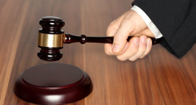 Il processo decisionale in Tribunale: cosa guida il ragionamento del giudice?