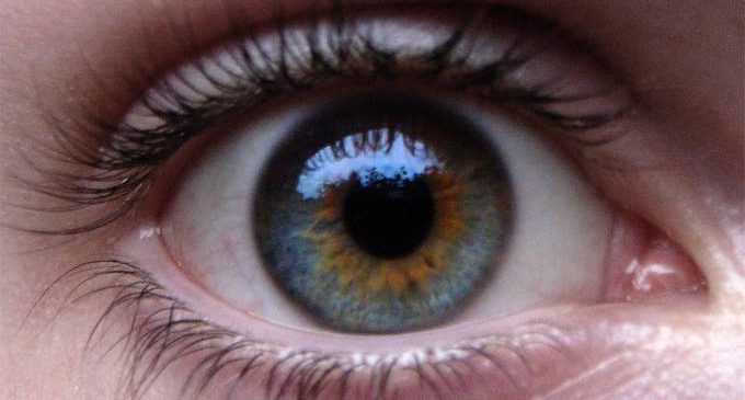 Restringimento della pupilla e rischio di depressione a seguito di una catastrofe naturale