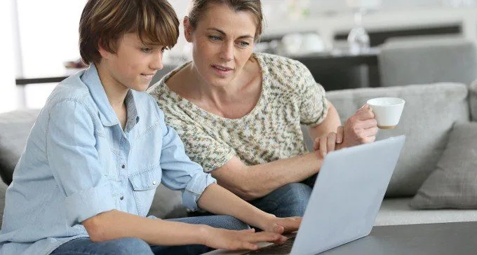 Mediazione parentale nell' utilizzo di internet fattore protettivo per gli adolescenti