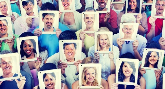 Facebook e autostima. L’immagine che abbiamo di noi stessi influenza i contenuti che mettiamo online