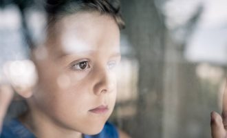 Depressione in età pre-scolare: riconoscerla e trattarla con la terapia genitore-bambino Depressione in età pre-scolare: riconoscerla e trattarla con la terapia genitore-bambino