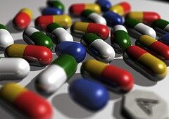 Pills_ Licenza d'uso Creative Commons - proprietario httpwww.flickr.comphotosnegativz