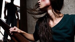 Donne che non lasciano il partner violento. - Immagine: © Warren Goldswain - Fotolia.com
