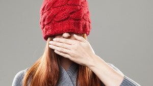 Distinction between shyness and social anxiety. - Immagine: © Amir Kaljikovic - Fotolia.com