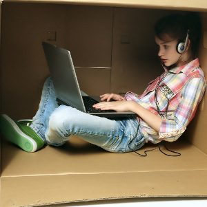 Adolescenti internet 300 - Immagine:  © Romario Ien - Fotolia.com