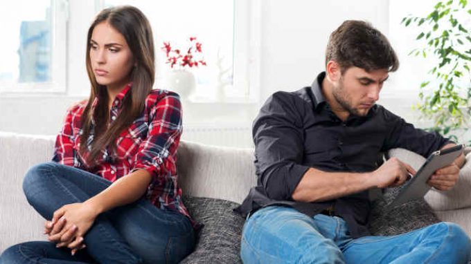 Twitta che ti passa (la relazione) – Psicologia dei Social Network
