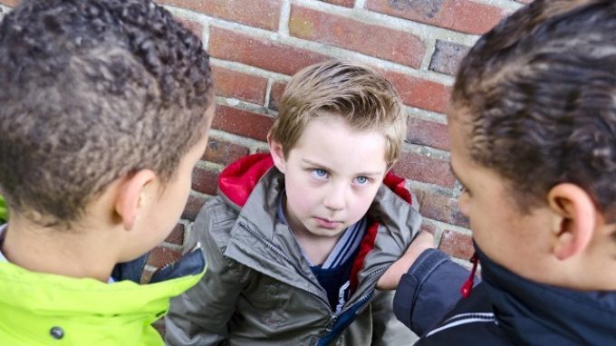 Bullismo: conseguenze permanenti nelle vittime anche dopo quarant’anni