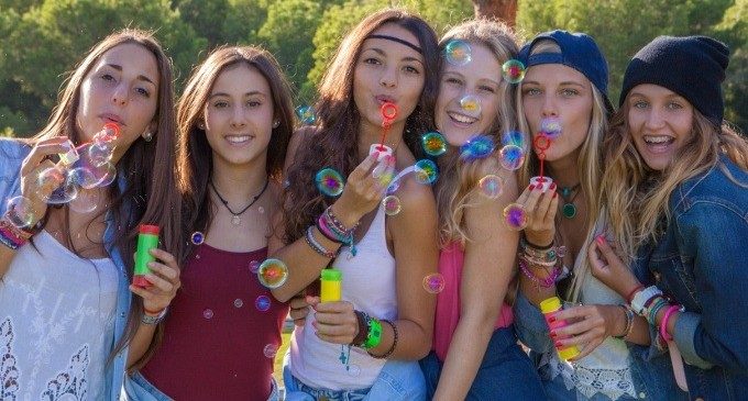 Il mondo degli adolescenti: la transizione dall’infanzia all’età adulta – Psicologia