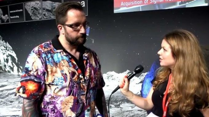 Quando lo scienziato indica la cometa… La missione Rosetta e il fisico Matt Taylor: come varia la nostra capacità di comprendere un messaggio?