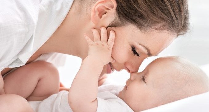 Ascoltare la voce della propria mamma aiuta lo sviluppo cerebrale nei bambini nati prematuri