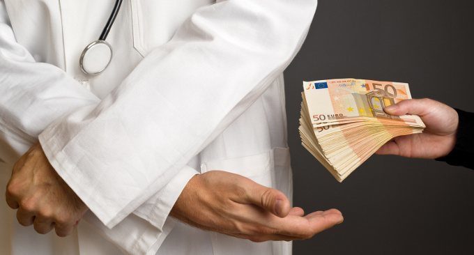 Editoriale Ruggiero: corruzione sanità - Immagine: 72781146