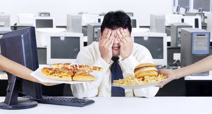 Pizza, cioccolato e patatine fritte: i cibi altamente trattati che creano dipendenza - Immagine: 74308136