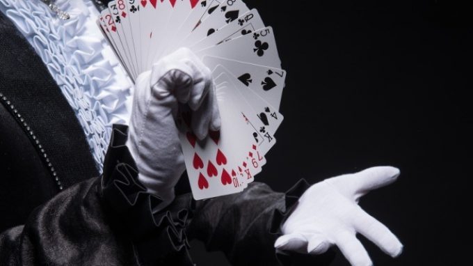 Scegli una carta qualsiasi dal mazzo: magia o psicologia?