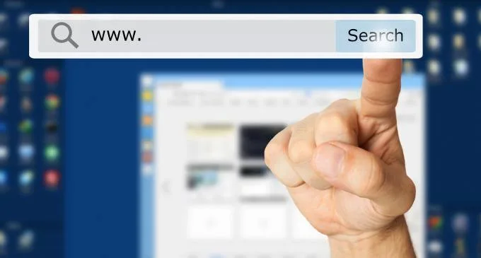 Cercare informazioni su internet permette alle persone di sentirsi pi&ugrave; intelligenti - Immagine: 80724471