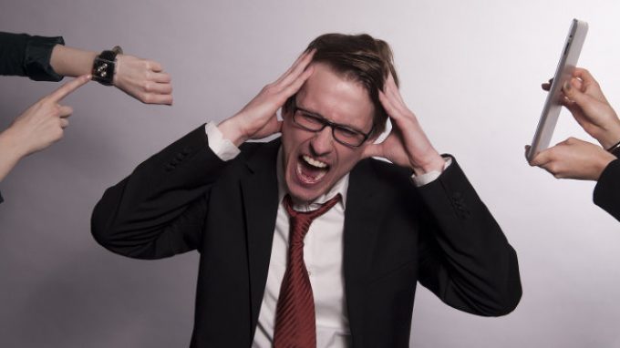 Burnout: Stress lavorativo cos’è, da cosa è causato e quali conseguenze comporta