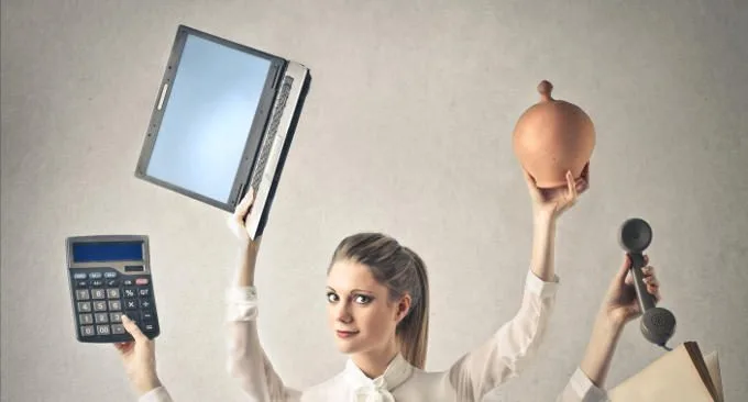 Immagine: Fotolia_58357039_multitasking fare due cose contemporaneamente ed entrambe bene