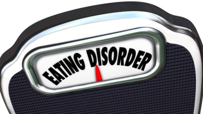 La terapia cognitivo comportamentale migliorata (CBT-E) è più efficace della terapia interpersonale nel trattamento dei disturbi alimentari