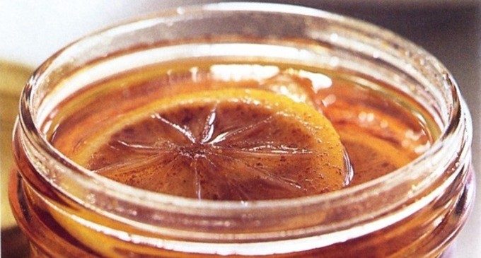 Limoni preservati, o il senso del limone in purezza