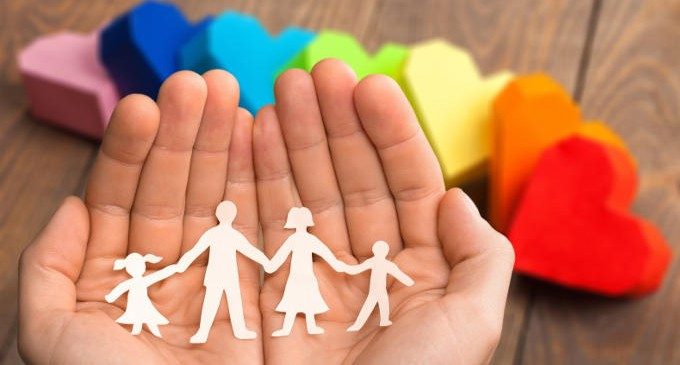 Le relazioni di attaccamento tra bambino e caregiver – Introduzione alla Psicologia nr. 21