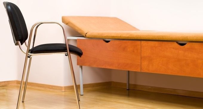 I terapeuti piangono da soli: come può reagire un terapeuta alla morte di un suo paziente?