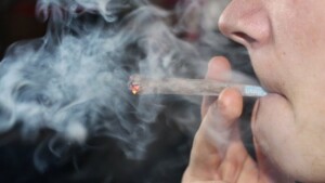 Immagine: Fotolia_78758674_Uso sia di tabacco che di marijuana cosa avviene a livello cerebrale