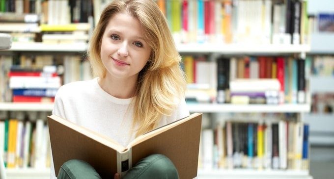 Representations, attitudes and beliefs of Italian and French undergraduates about University: an empirical study