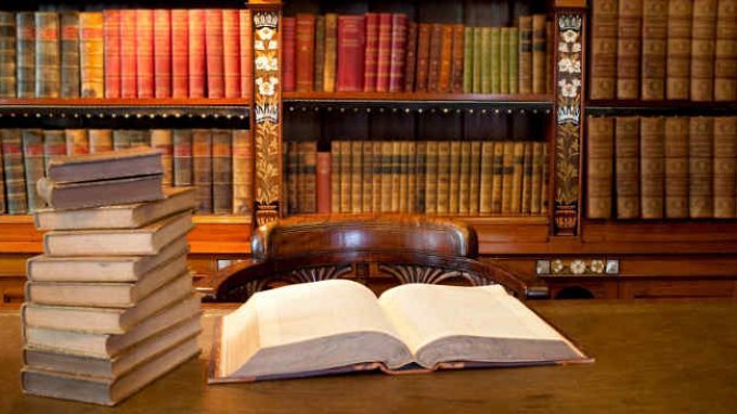 La cultura classica scompare dai programmi scolastici? Niente panico, non è una tragedia