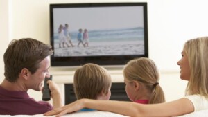 Immagine: Fotolia_84418672_La TV su internet ne guarderemo sempre di più