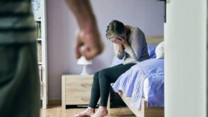 Effetti della violenza domestica su madri e figli: la prospettiva della teoria dell'attaccamento