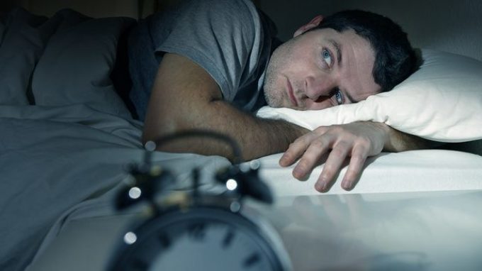 Gli effetti negativi delle interruzioni del sonno
