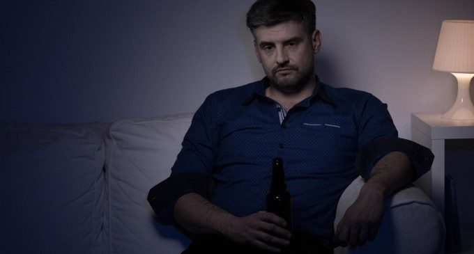 Il legame tra carenza di esercizio fisico e abuso di alcol