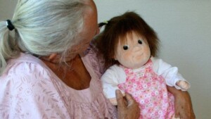 Terapia della bambola Doll Therapy: un aiuto alla persona con demenza