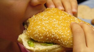 Prevenzione della obesità infantile: lo stile di vita e le emozioni