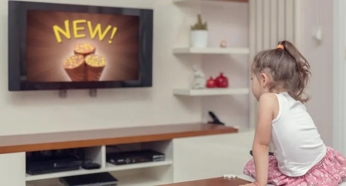 Come gli spot pubblicitari riescono ad ingannare i bambini