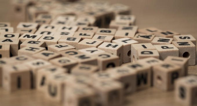 L'utilizzo delle parole in relazione ad eventi storici e sociali