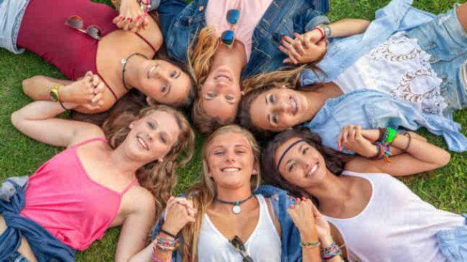 “Questi giovani sono tutti uguali!”. Conformismo adolescenziale e bisogno di autonomia