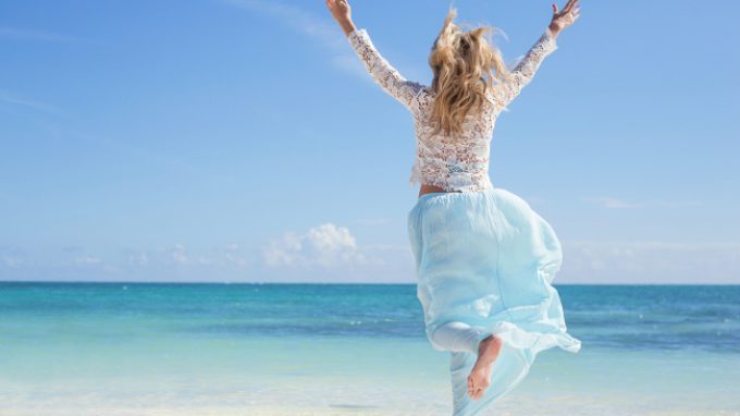 Alla ricerca della felicità: adottare il pensiero positivo o percorrere la “via negativa”?