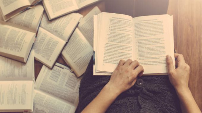 Il ruolo della finzione narrativa e l’impatto sull’empatia