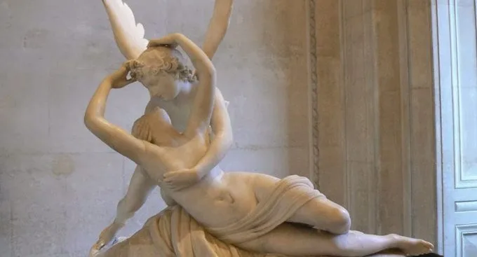 Canova: l' abbraccio di amore tra Amore e Psiche