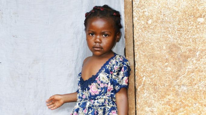 Significato e implicazioni psicologiche del breast ironing nelle comunità camerunesi