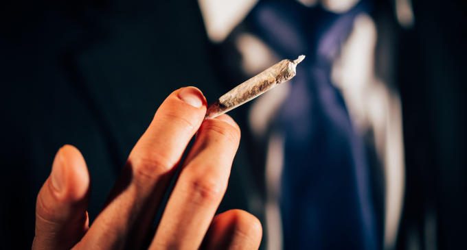 Marijuana a scopo terapeutico per l'alcolismo e la dipendenza da oppioidi