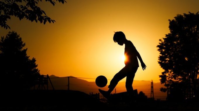La Carezza – Un racconto di Emiliano Avallone