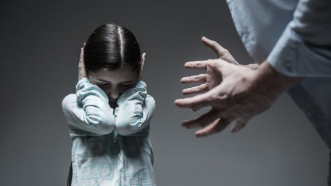 Le conseguenze a breve e a lungo termine prodotte dalle esperienze violente: il mondo delle rappresentazioni mentali della vittima di maltrattamento infantile