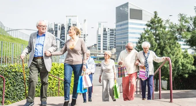 Costruire città Age-Friendly per favorire l' invecchiamento attivo