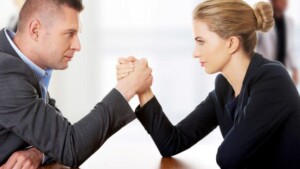 Differenze di potere nelle relazioni un danno maggiore per le donne