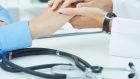 Il ruolo dell’intelligenza emotiva nella professione medica: l’abilità di comprendere le emozioni cambia nel corso degli anni?