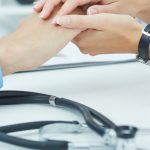 Il ruolo dell' intelligenza emotiva nella professione medica: l' abilita di comprendere le emozioni cambia nel corso degli anni?